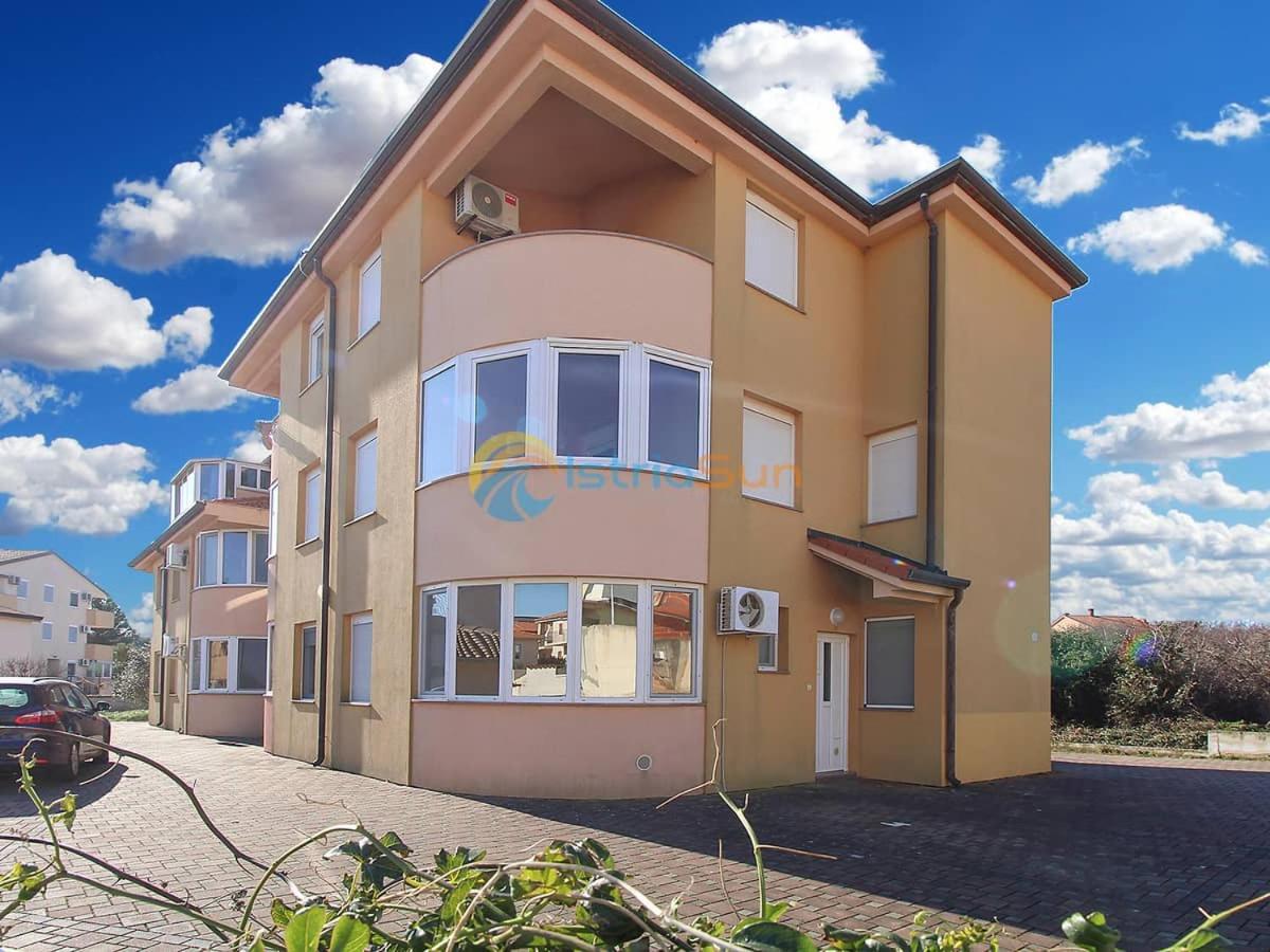Apartments Bardak Ližnjan Eksteriør bilde