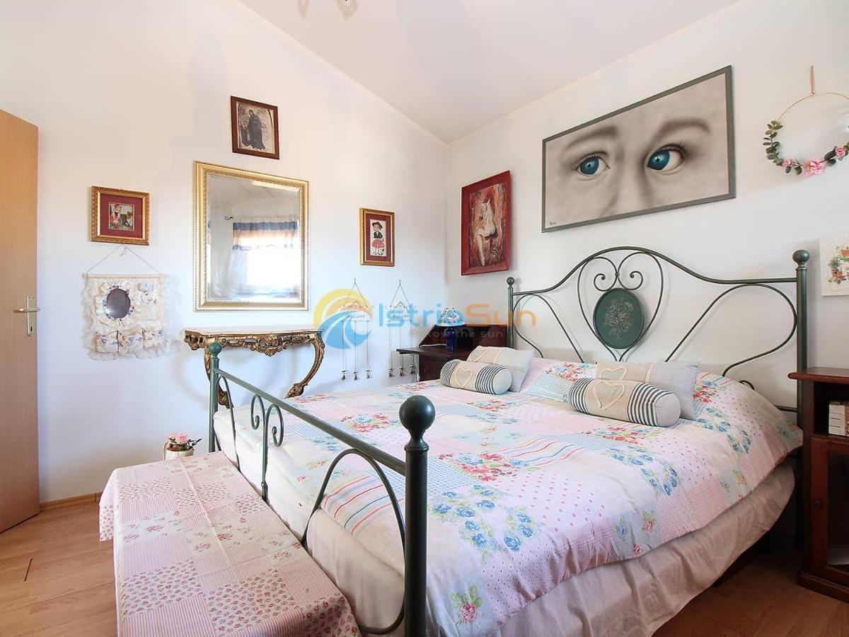 Apartments Bardak Ližnjan Eksteriør bilde