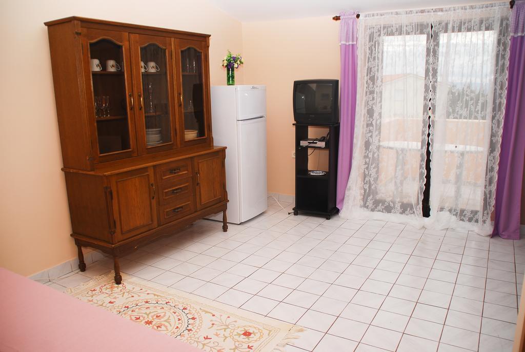Apartments Bardak Ližnjan Rom bilde